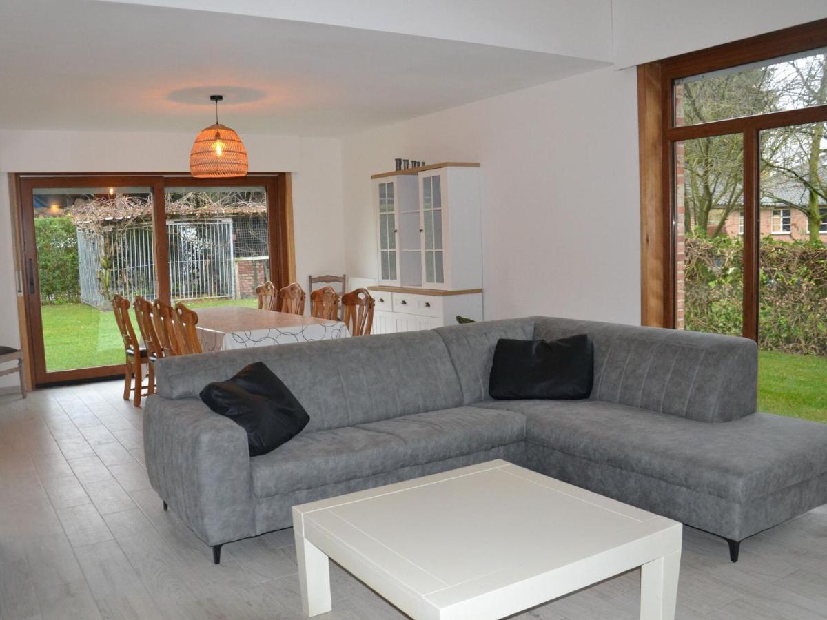 Welcoming Villa In Puivelde With Terrace Garden Barbeque 外观 照片