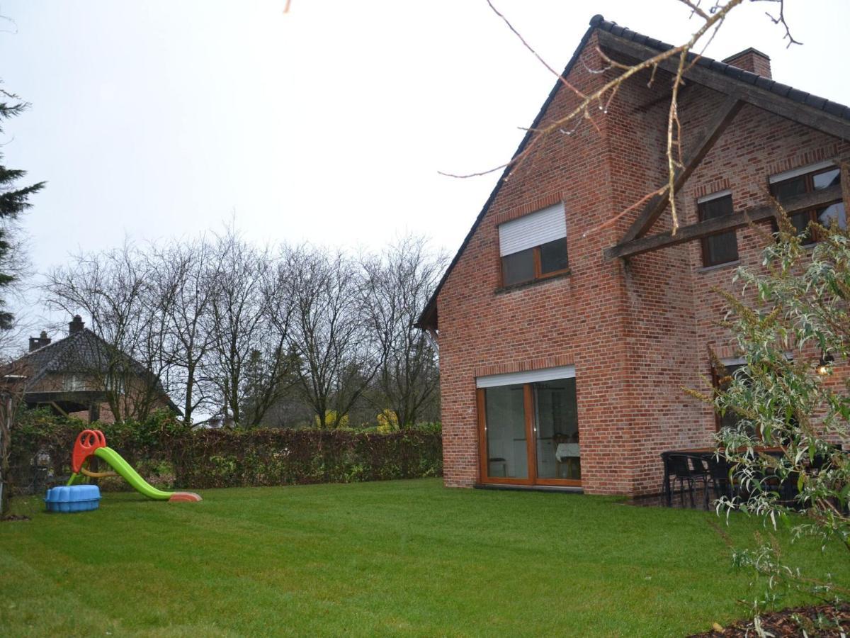 Welcoming Villa In Puivelde With Terrace Garden Barbeque 外观 照片